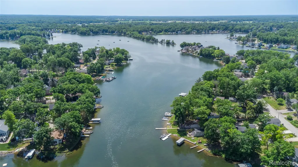 16161.5 Knobhill Drive Argentine Township MI 48451