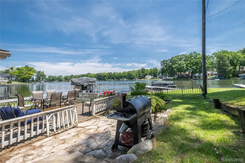 16161.5 Knobhill Drive Argentine Township MI 48451