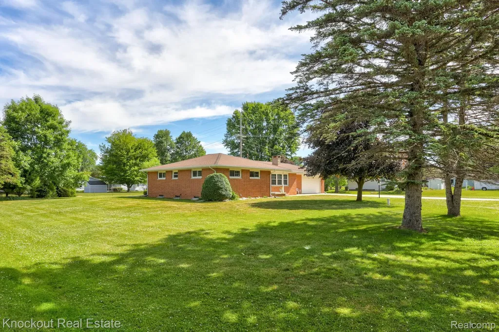 5992 Dubois Road Vassar Township MI 48768