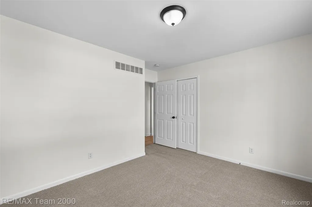 288 Red Mill Drive Inkster City MI 48141