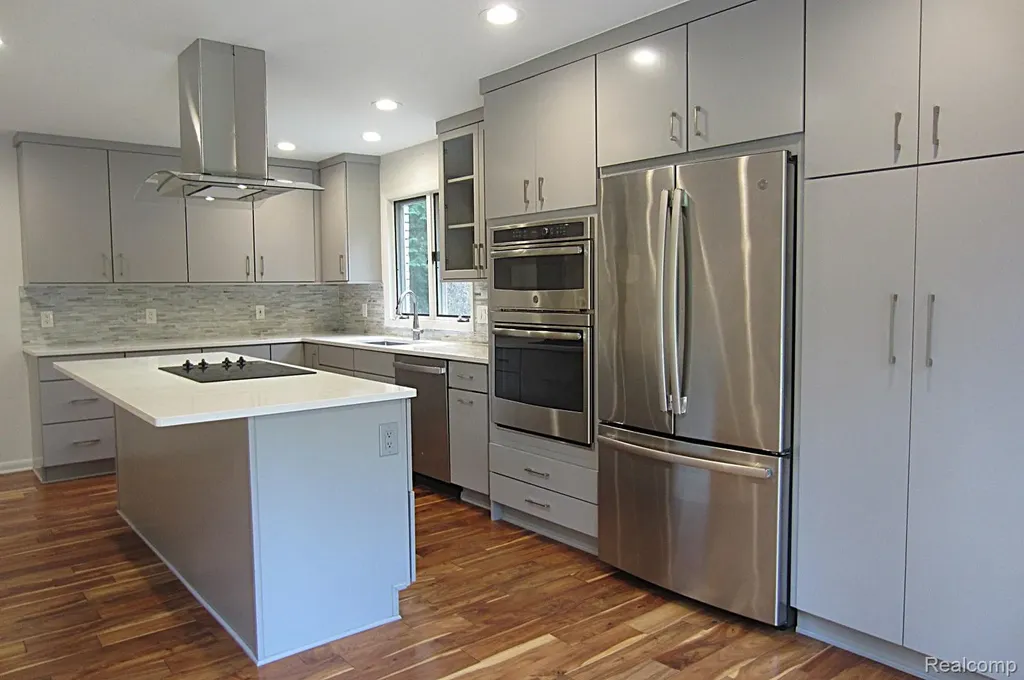 31115 Stafford Street Beverly Hills Village MI 48025