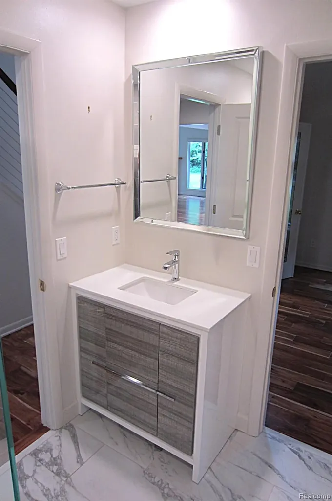 31115 Stafford Street Beverly Hills Village MI 48025
