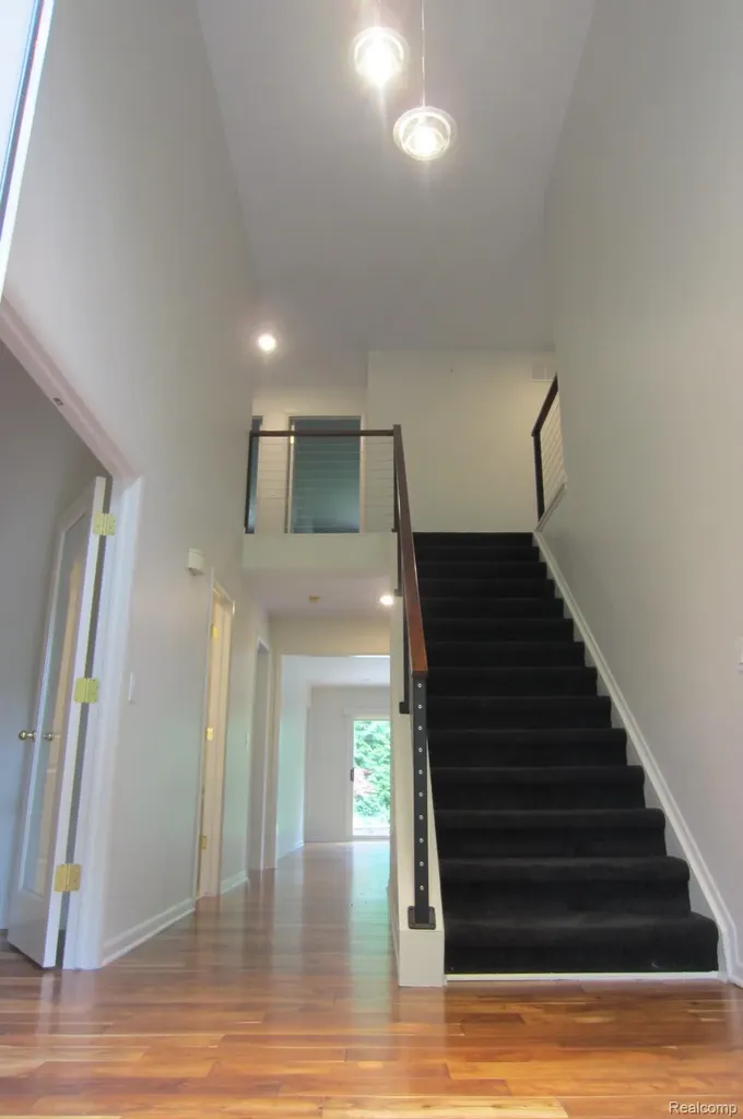 31115 Stafford Street Beverly Hills Village MI 48025