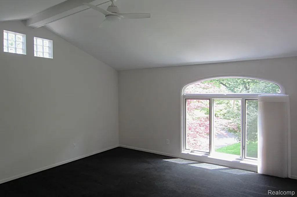 31115 Stafford Street Beverly Hills Village MI 48025