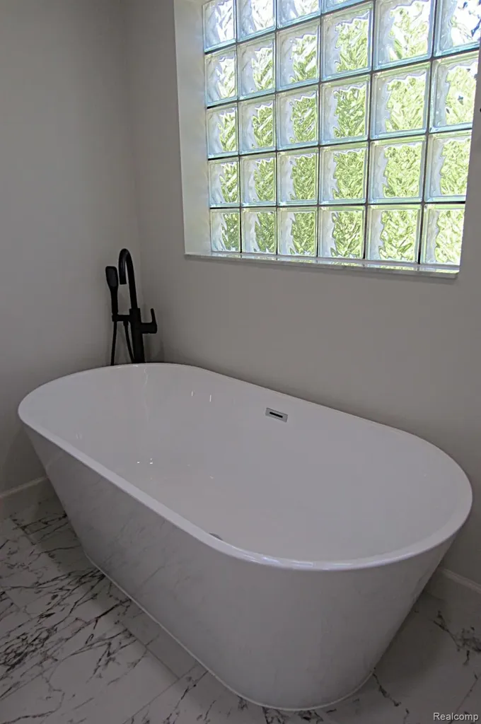31115 Stafford Street Beverly Hills Village MI 48025
