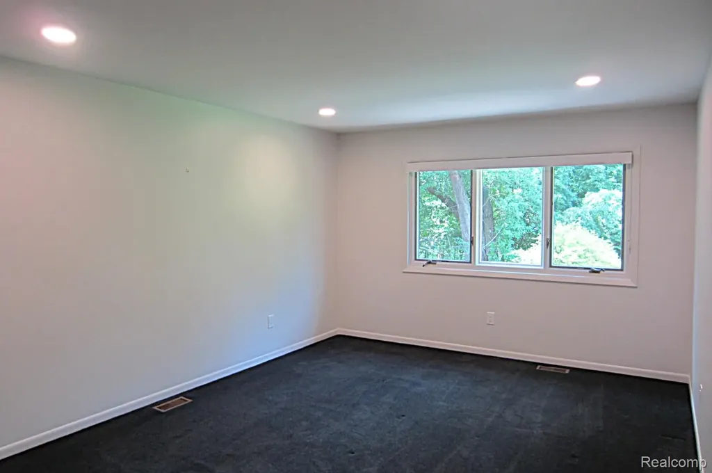 31115 Stafford Street Beverly Hills Village MI 48025
