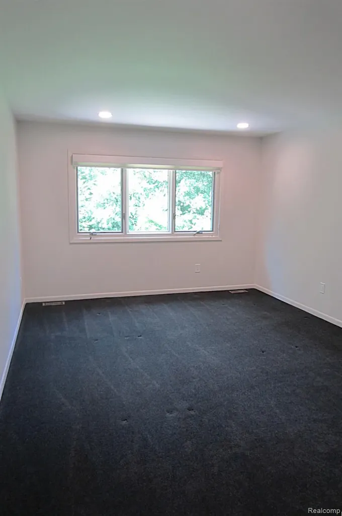 31115 Stafford Street Beverly Hills Village MI 48025