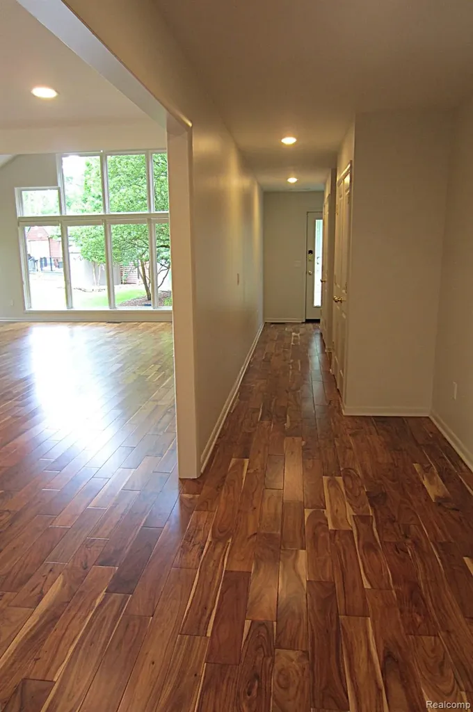 31115 Stafford Street Beverly Hills Village MI 48025