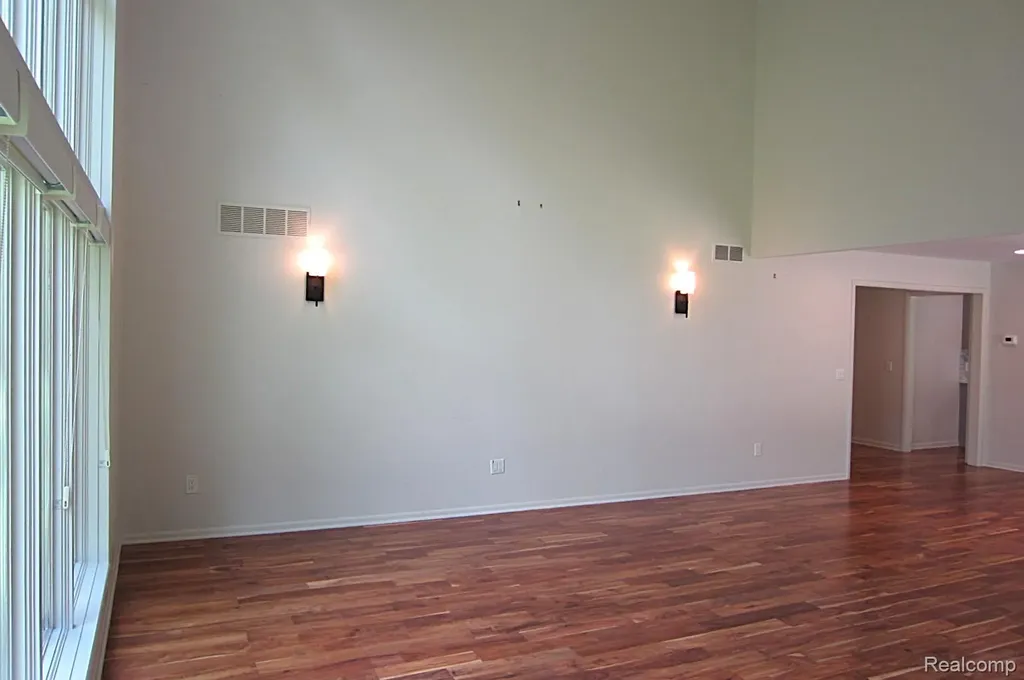31115 Stafford Street Beverly Hills Village MI 48025