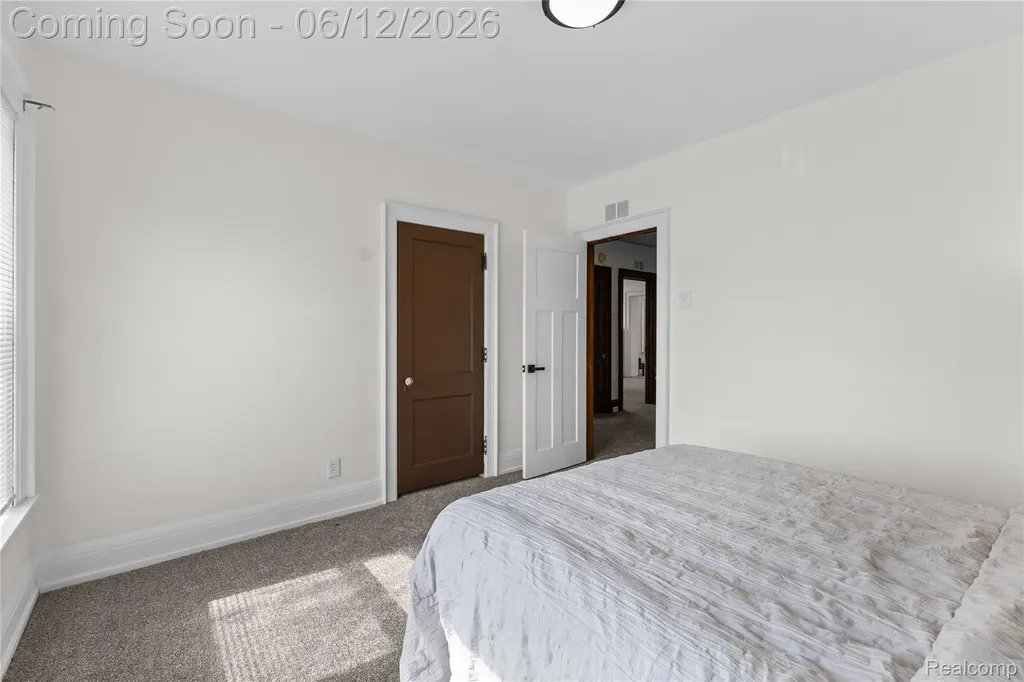 1066 E Grand Boulevard Detroit City MI 48207