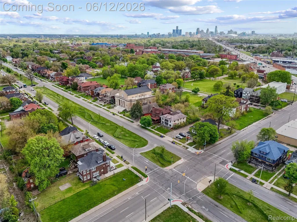 1066 E Grand Boulevard Detroit City MI 48207