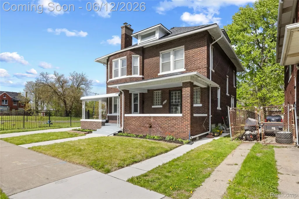 1066 E Grand Boulevard Detroit City MI 48207