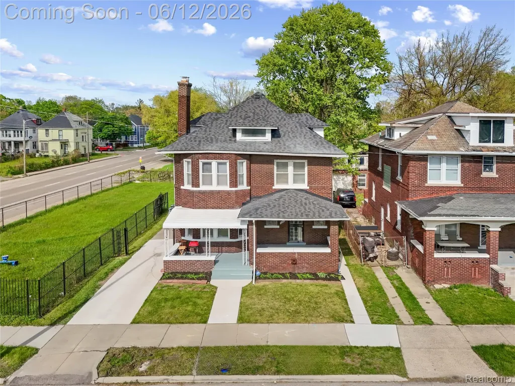 1066 E Grand Boulevard Detroit City MI 48207