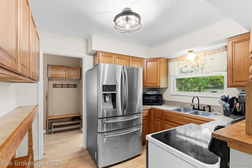 6509 Silver Lake Road Fenton Charter Township MI 48451