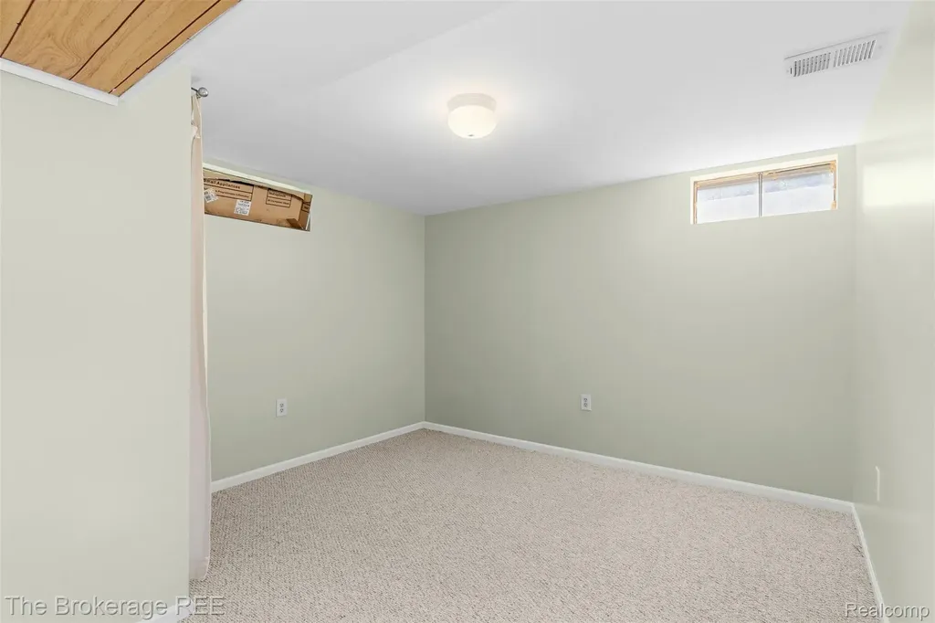 6509 Silver Lake Road Fenton Charter Township MI 48451