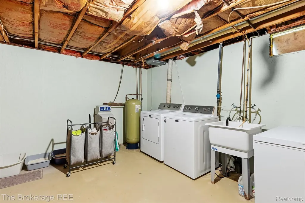 6509 Silver Lake Road Fenton Charter Township MI 48451