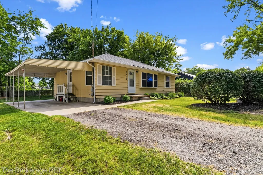6509 Silver Lake Road Fenton Charter Township MI 48451
