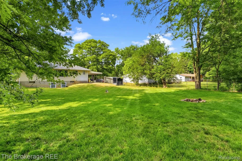 6509 Silver Lake Road Fenton Charter Township MI 48451