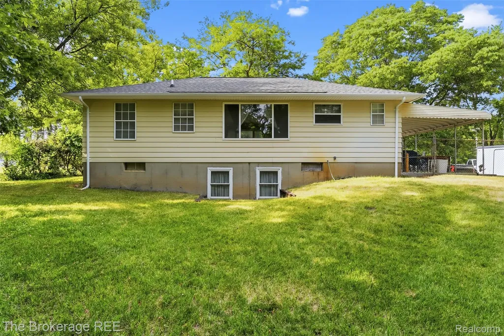 6509 Silver Lake Road Fenton Charter Township MI 48451