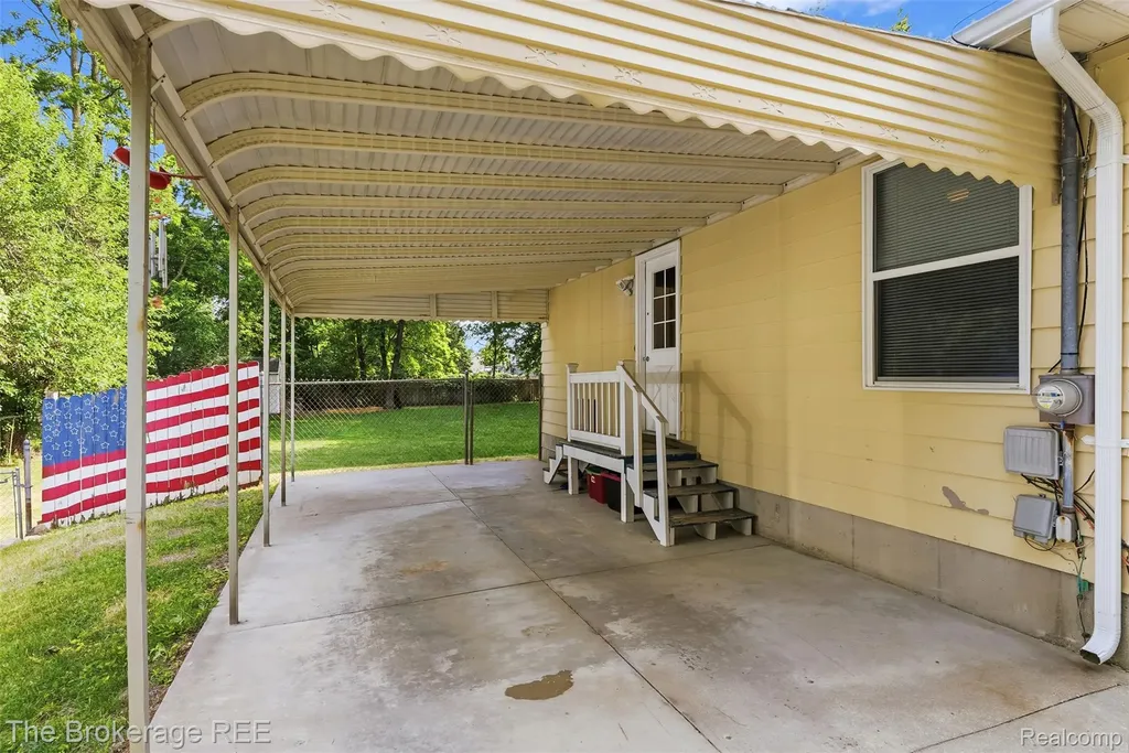 6509 Silver Lake Road Fenton Charter Township MI 48451