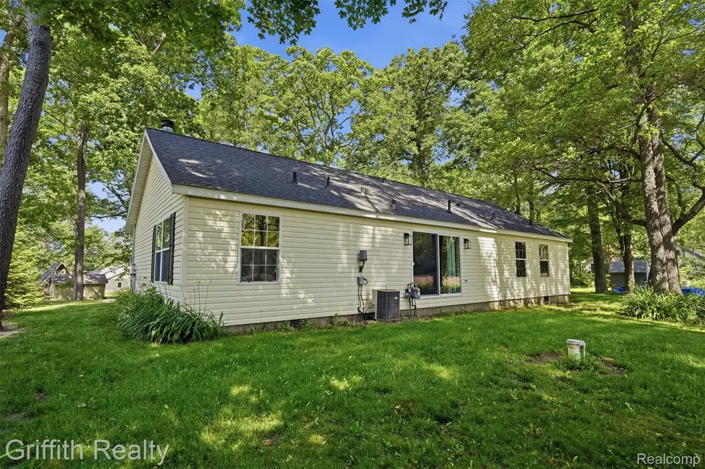 260 Ellsworth Lake Drive Lyndon Township MI 48137