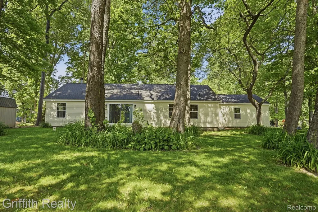 260 Ellsworth Lake Drive Lyndon Township MI 48137