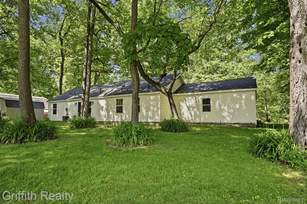 260 Ellsworth Lake Drive Lyndon Township MI 48137