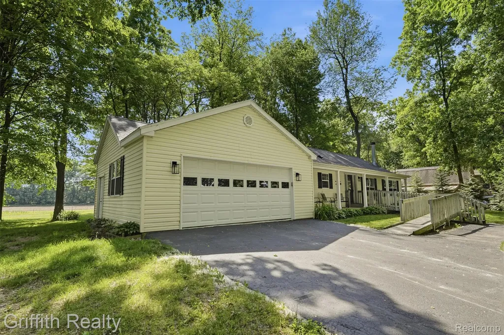 260 Ellsworth Lake Drive Lyndon Township MI 48137