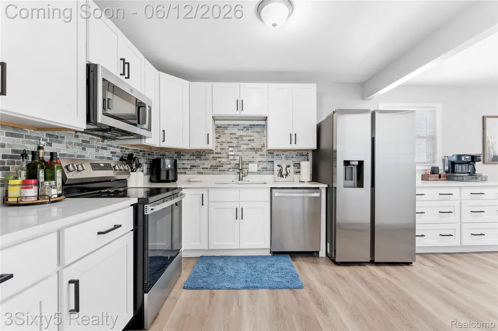 3223 S Stella Court Trenton City MI 48183
