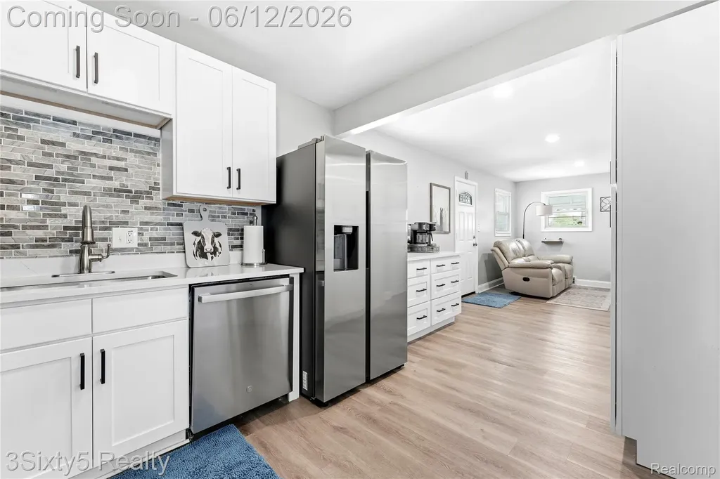 3223 S Stella Court Trenton City MI 48183
