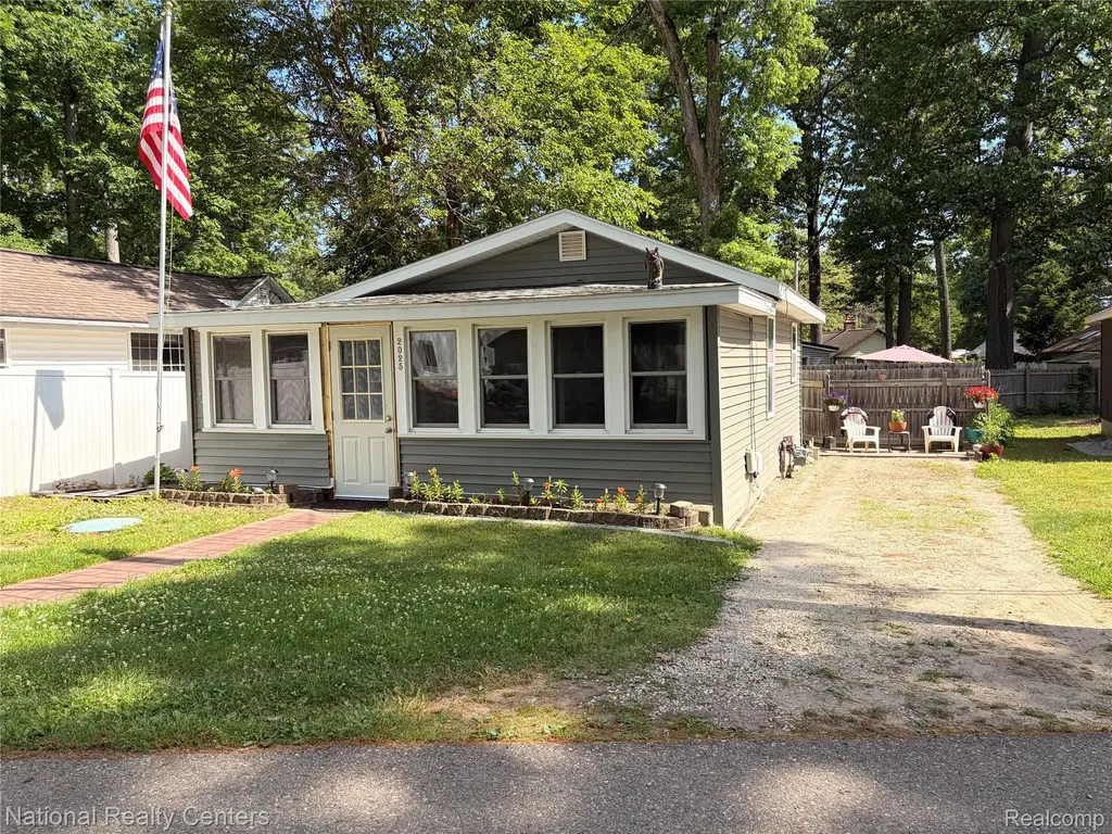 2025 Parkwood Court Norvell Township MI 49230