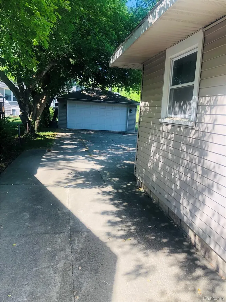 8396 Cooley Beach Drive White Lake Charter Township MI 48386