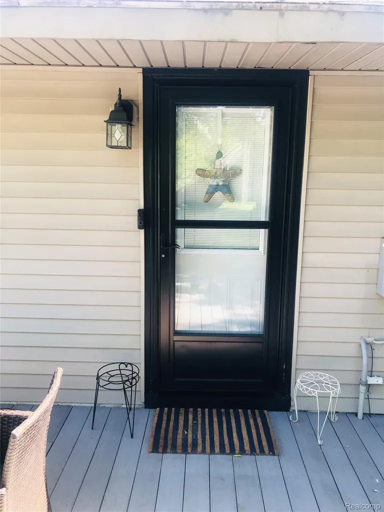 8396 Cooley Beach Drive White Lake Charter Township MI 48386