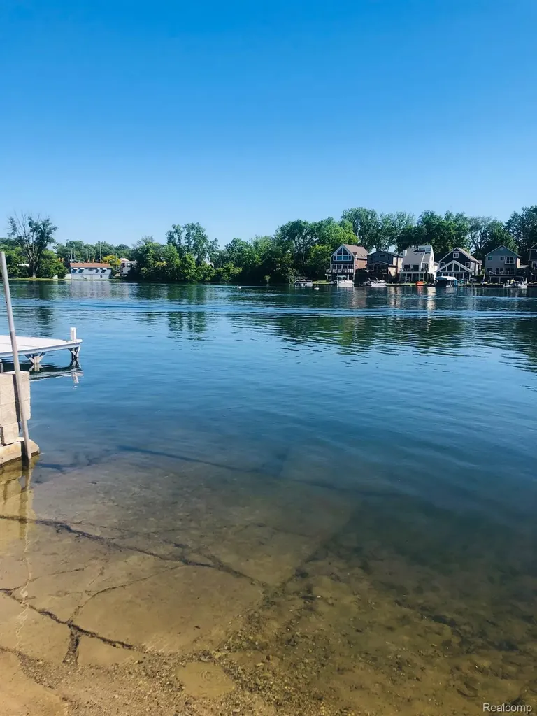 8396 Cooley Beach Drive White Lake Charter Township MI 48386