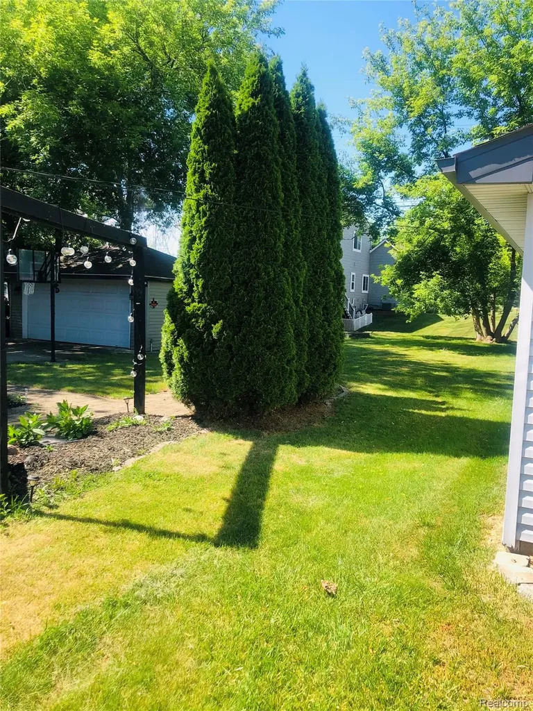 8396 Cooley Beach Drive White Lake Charter Township MI 48386