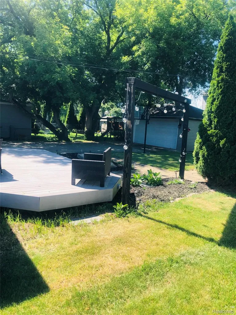 8396 Cooley Beach Drive White Lake Charter Township MI 48386