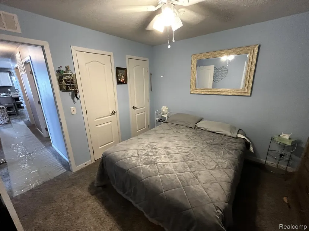 15376 Enchante Drive Clinton Charter Township MI 48038