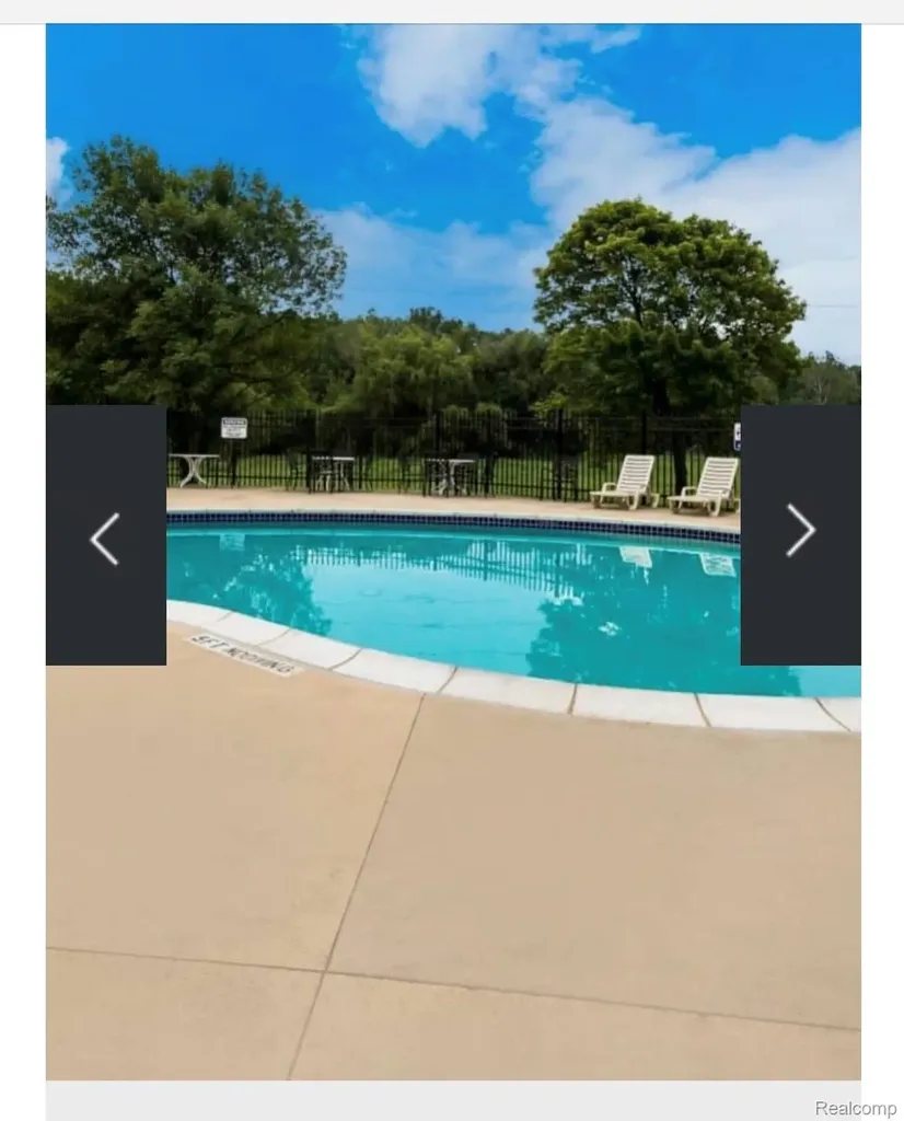 15376 Enchante Drive Clinton Charter Township MI 48038