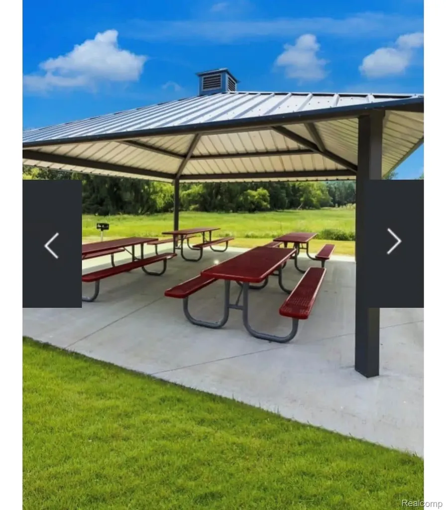 15376 Enchante Drive Clinton Charter Township MI 48038