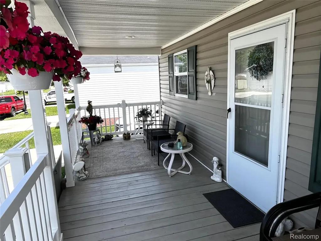15376 Enchante Drive Clinton Charter Township MI 48038