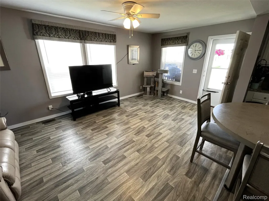 15376 Enchante Drive Clinton Charter Township MI 48038