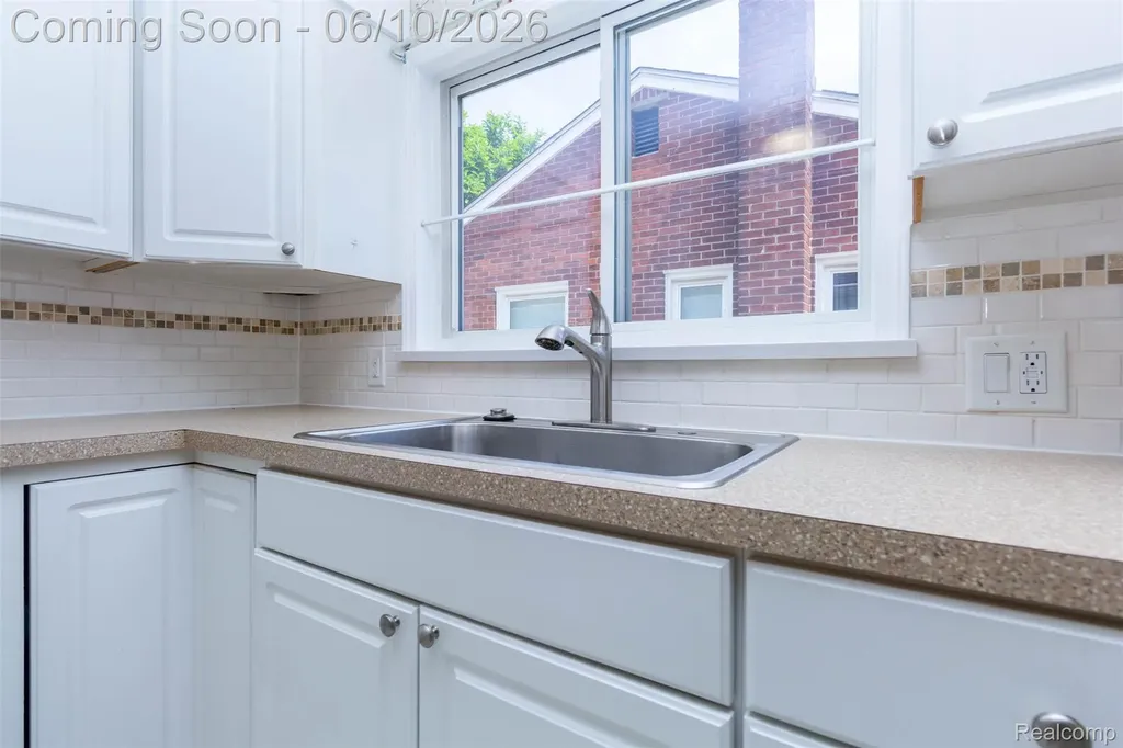 14869 Champaign Road Allen Park City MI 48101