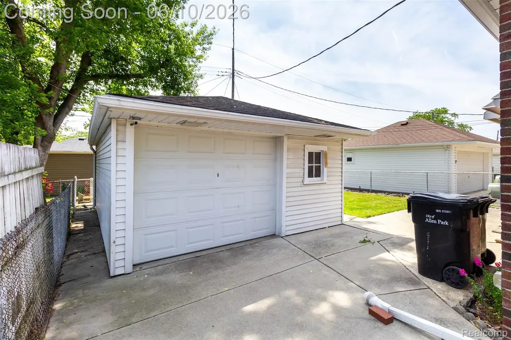14869 Champaign Road Allen Park City MI 48101