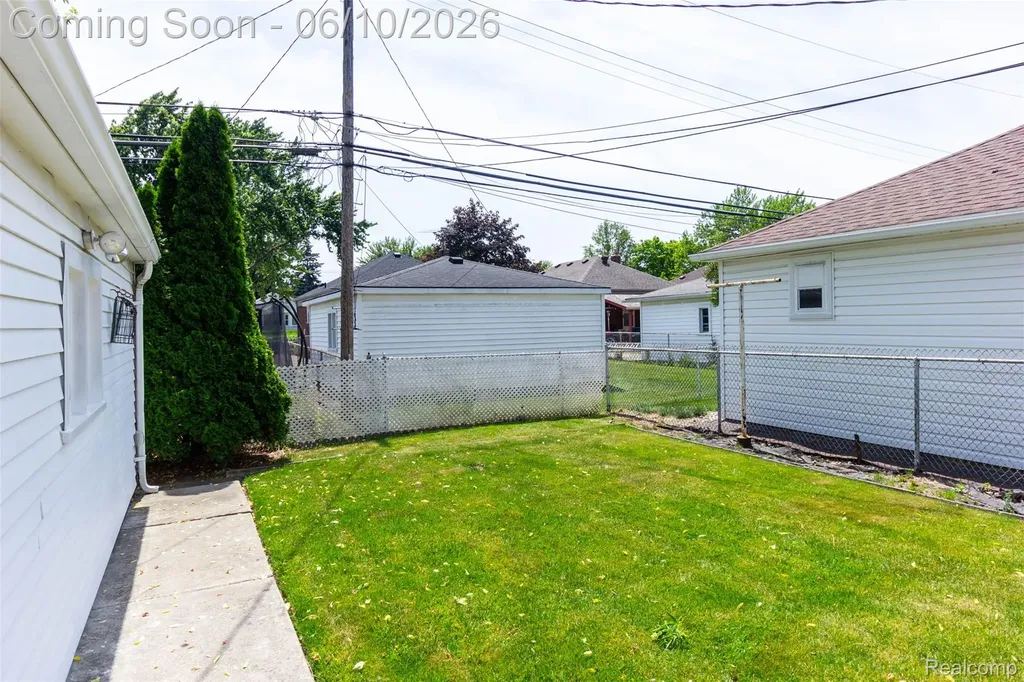 14869 Champaign Road Allen Park City MI 48101