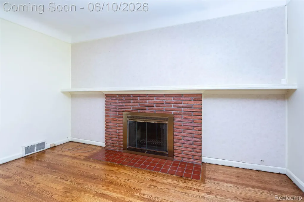 14869 Champaign Road Allen Park City MI 48101