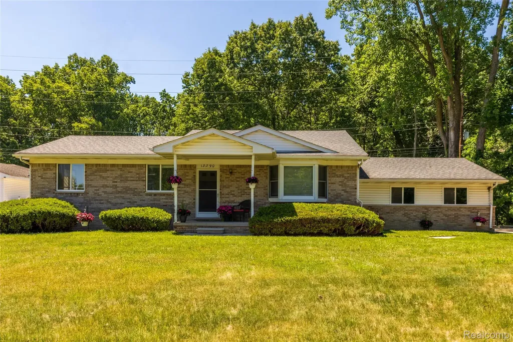 13390 Cogswell Street Romulus City MI 48174