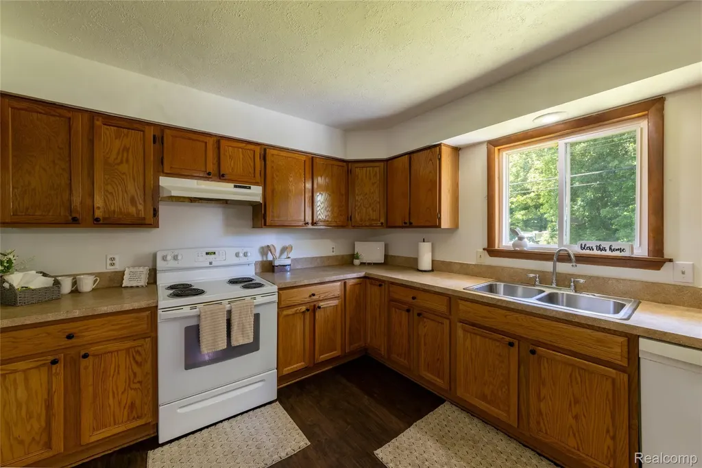 13390 Cogswell Street Romulus City MI 48174