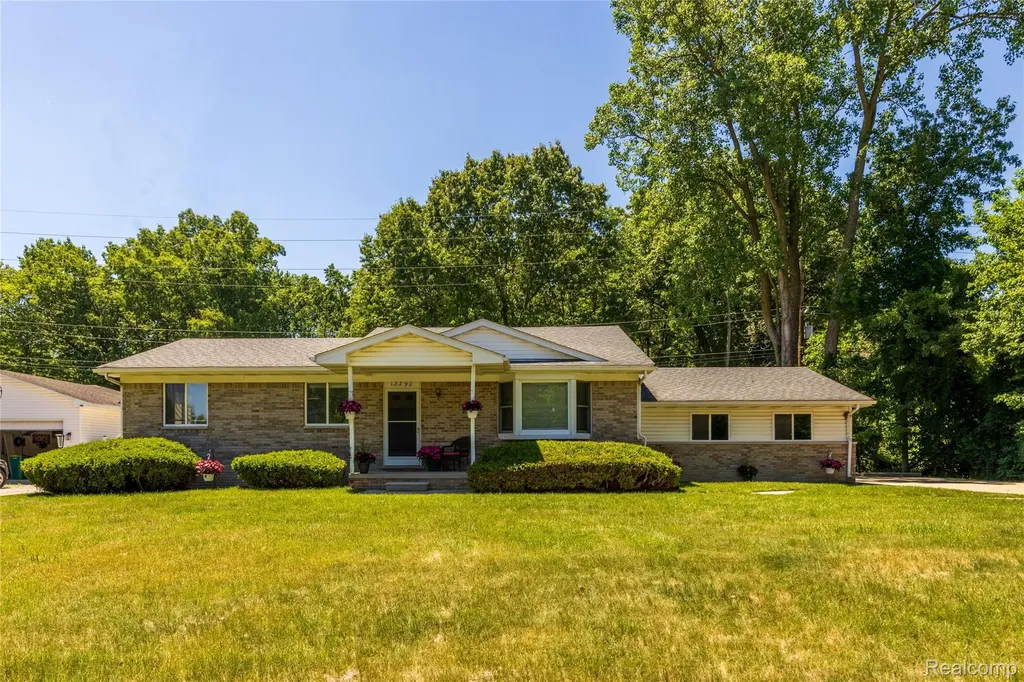 13390 Cogswell Street Romulus City MI 48174