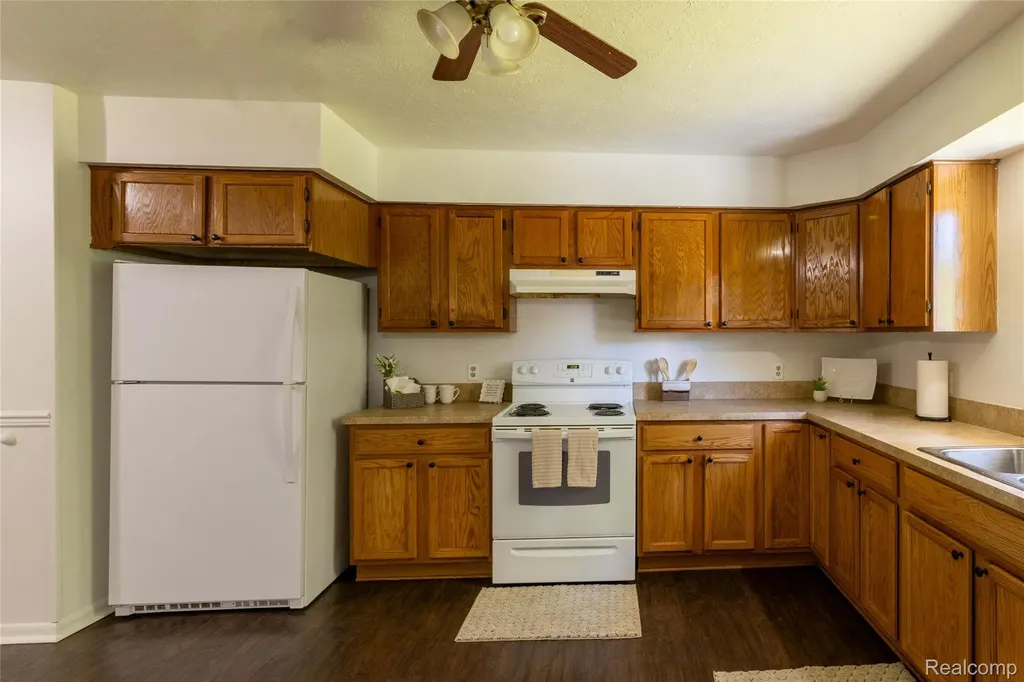 13390 Cogswell Street Romulus City MI 48174