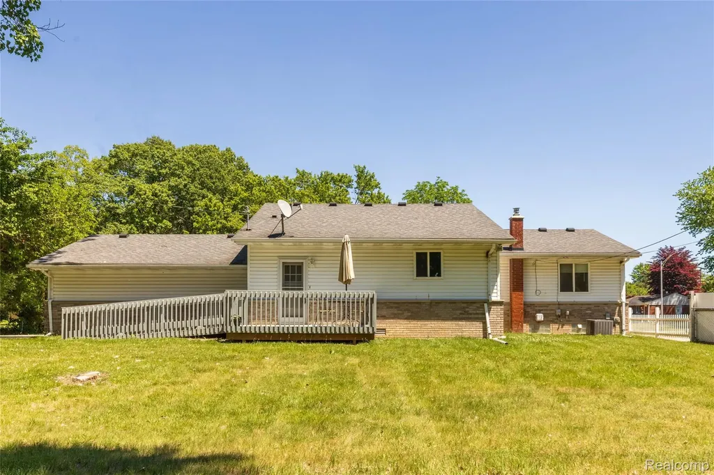 13390 Cogswell Street Romulus City MI 48174